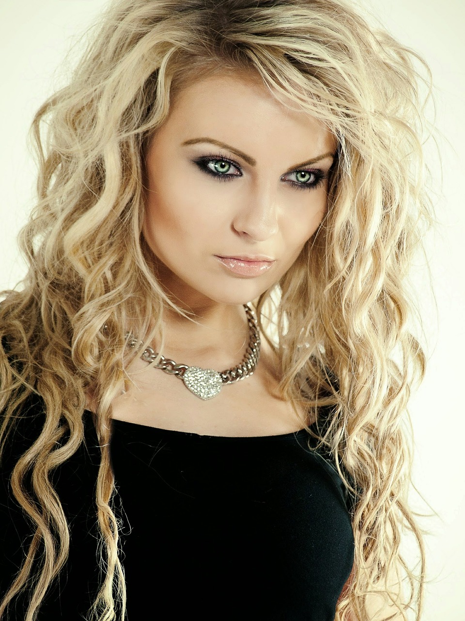 girl-487094_1280