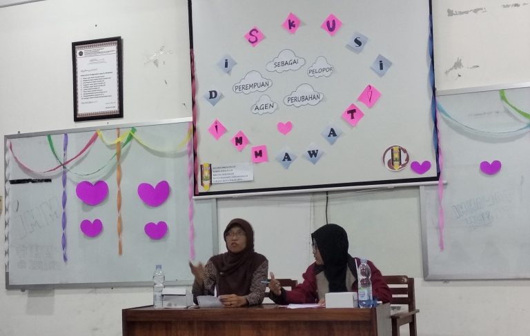 Lomba tarik tambang